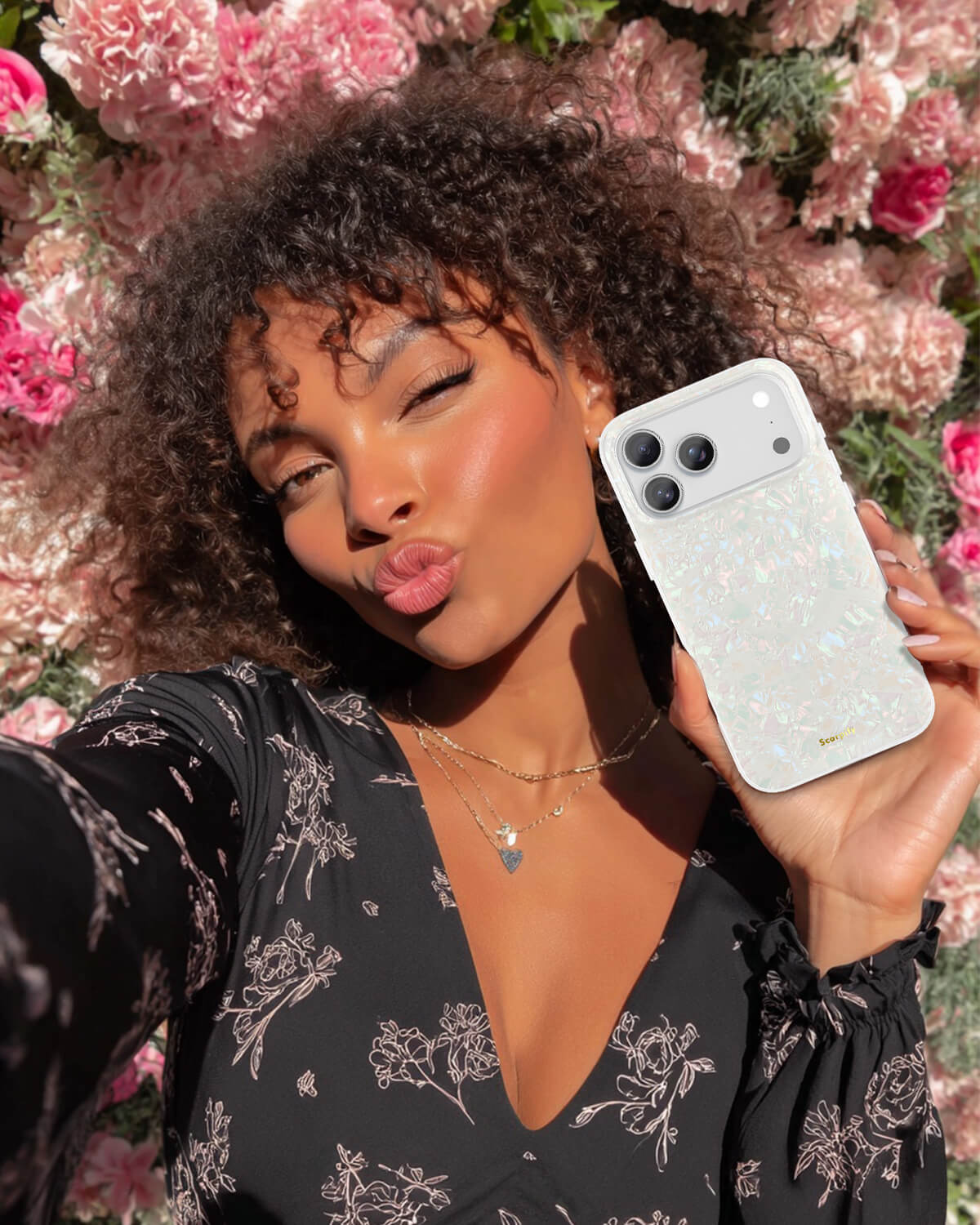 Unique phone case with pearls for iPhone 17 models