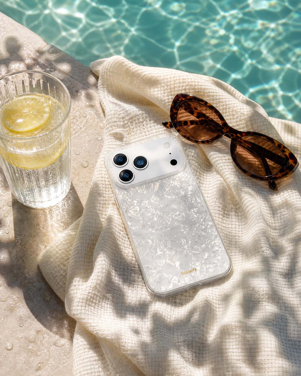 White Pearl MagSafe iPhone Case