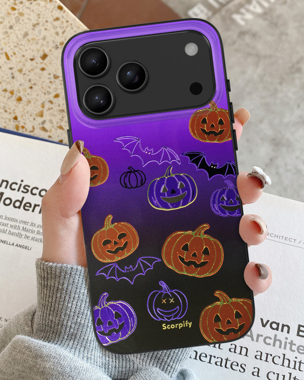 iPhone 17 Gleam Pumpkin Spell MagSafe Case