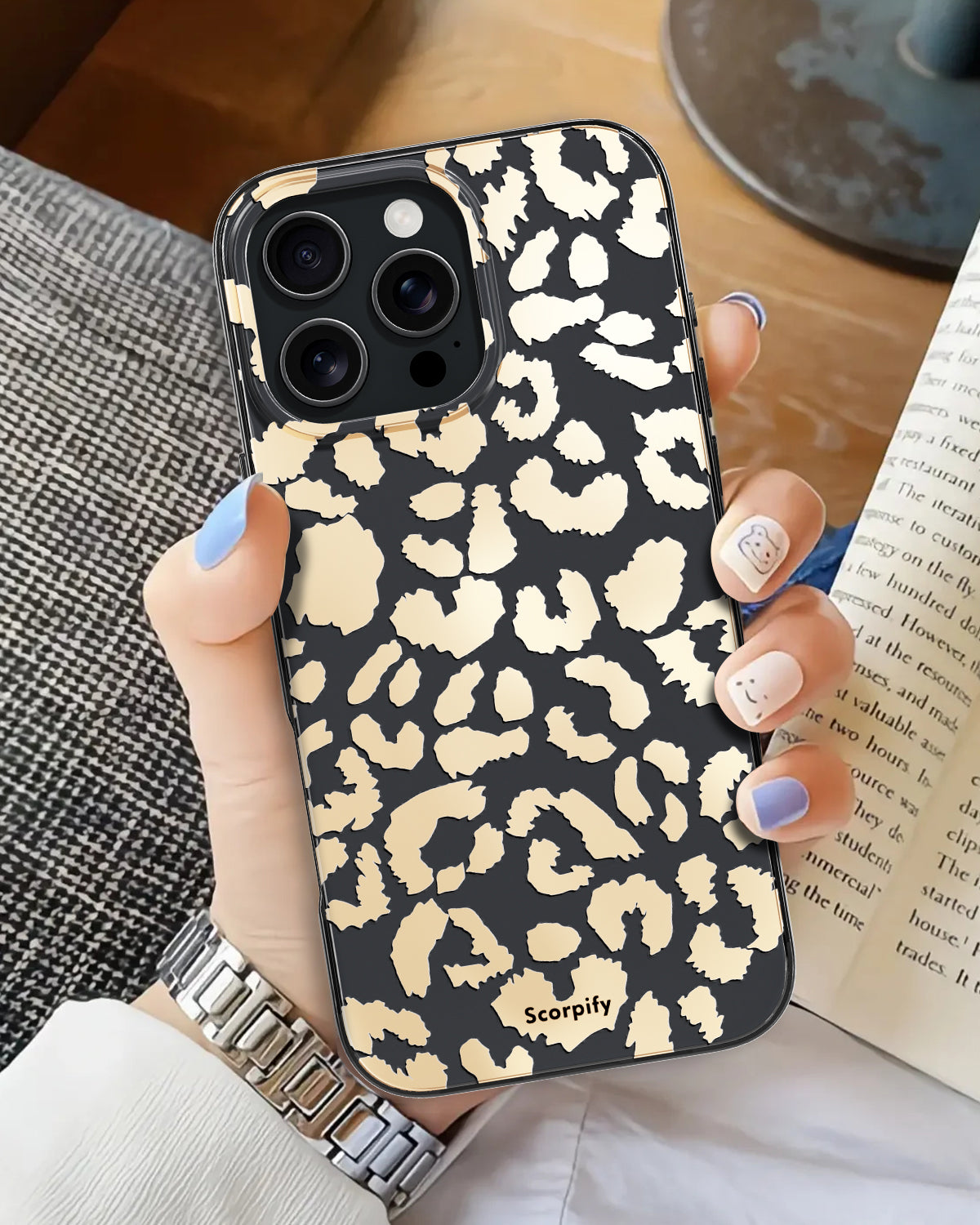 Leopard magnetic iPhone case warm skin-tone pattern