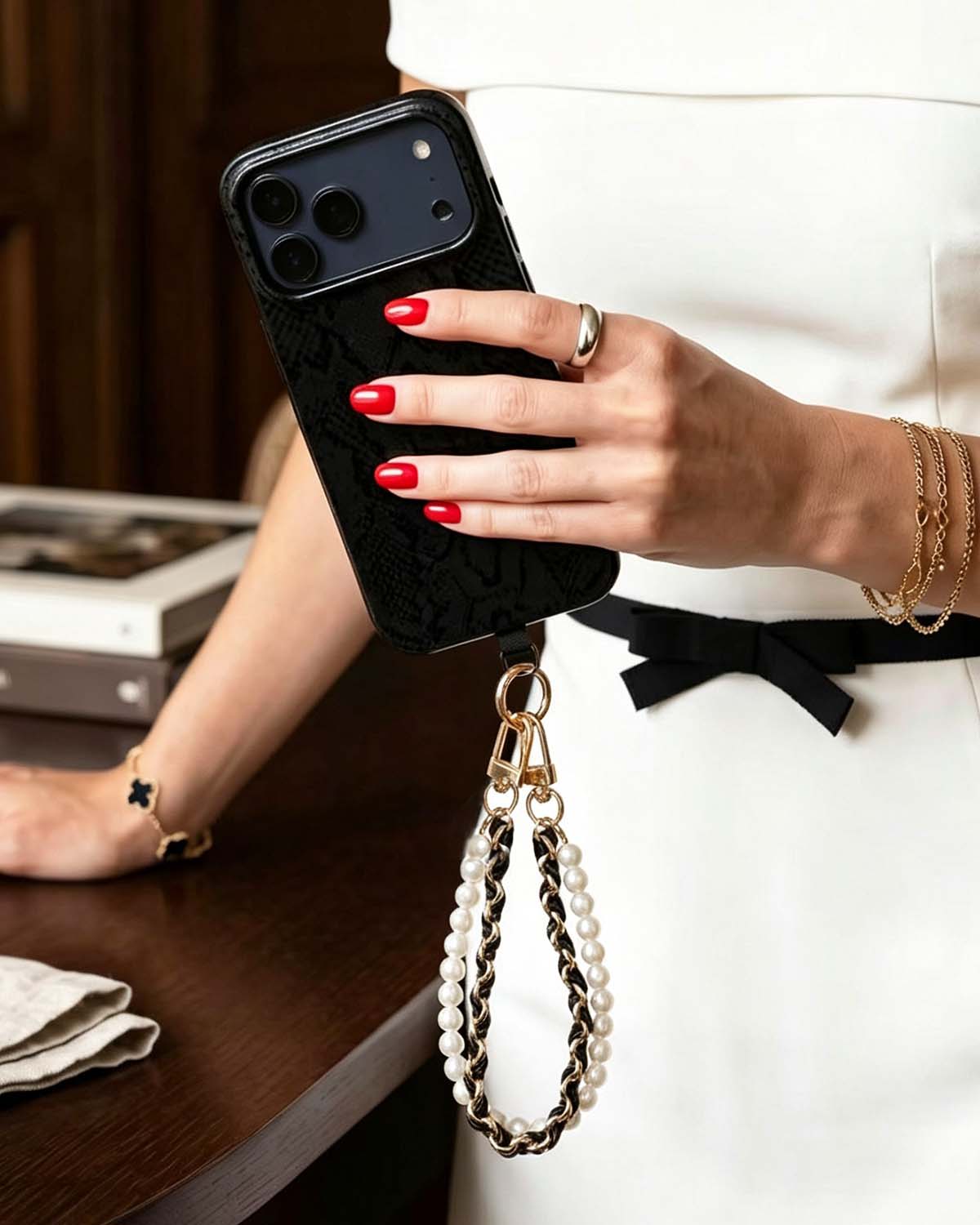 Double chain iphone charm with pearl detailing
