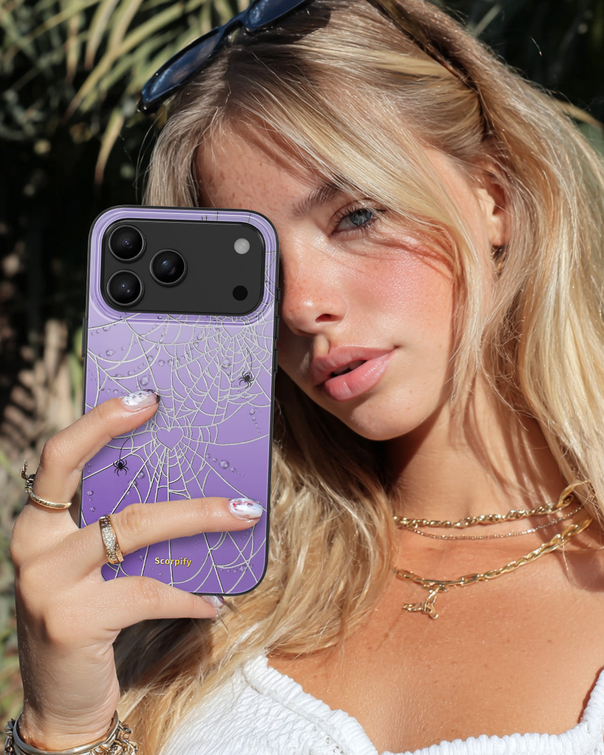 iPhone 17 Gleam Heart of Webs MagSafe Case