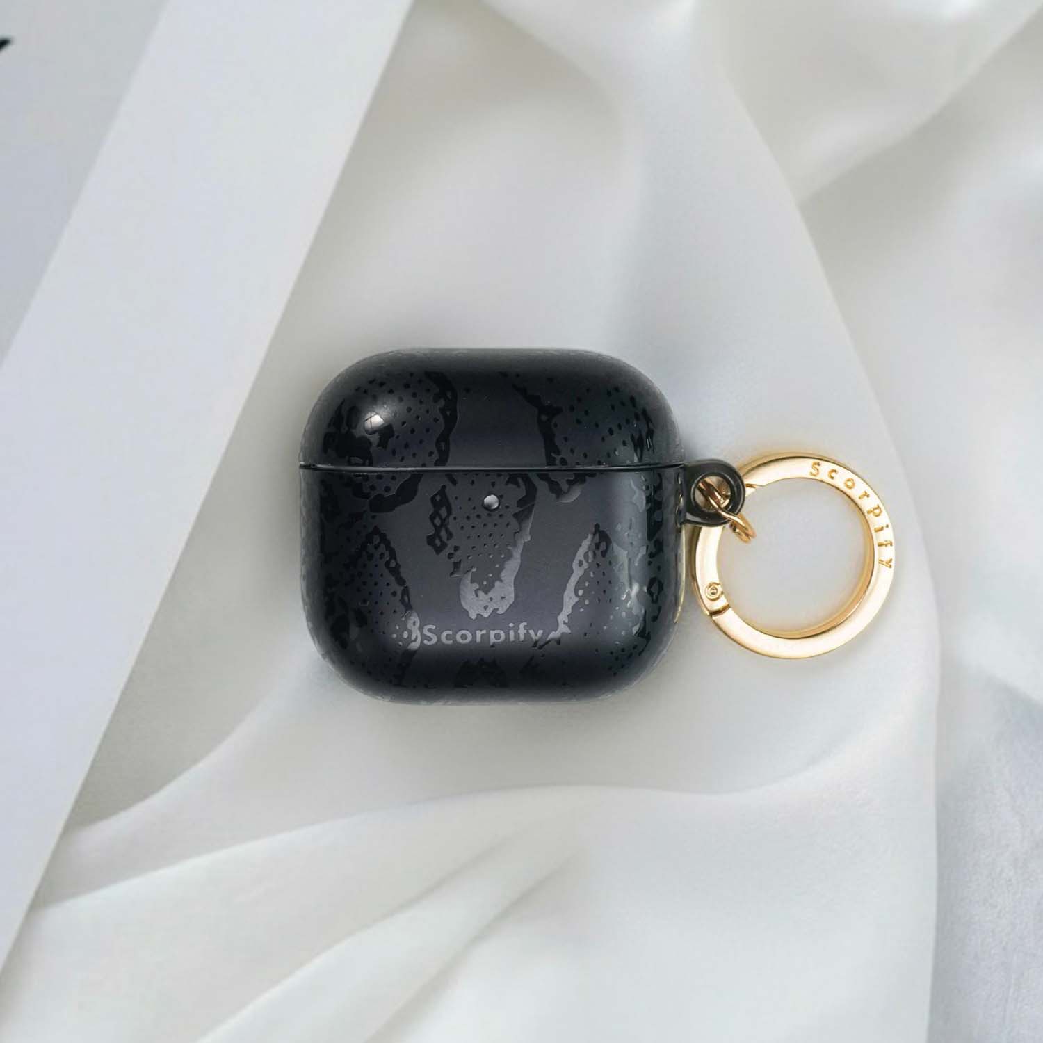 Black snake-pattern airpod case cover in matte style