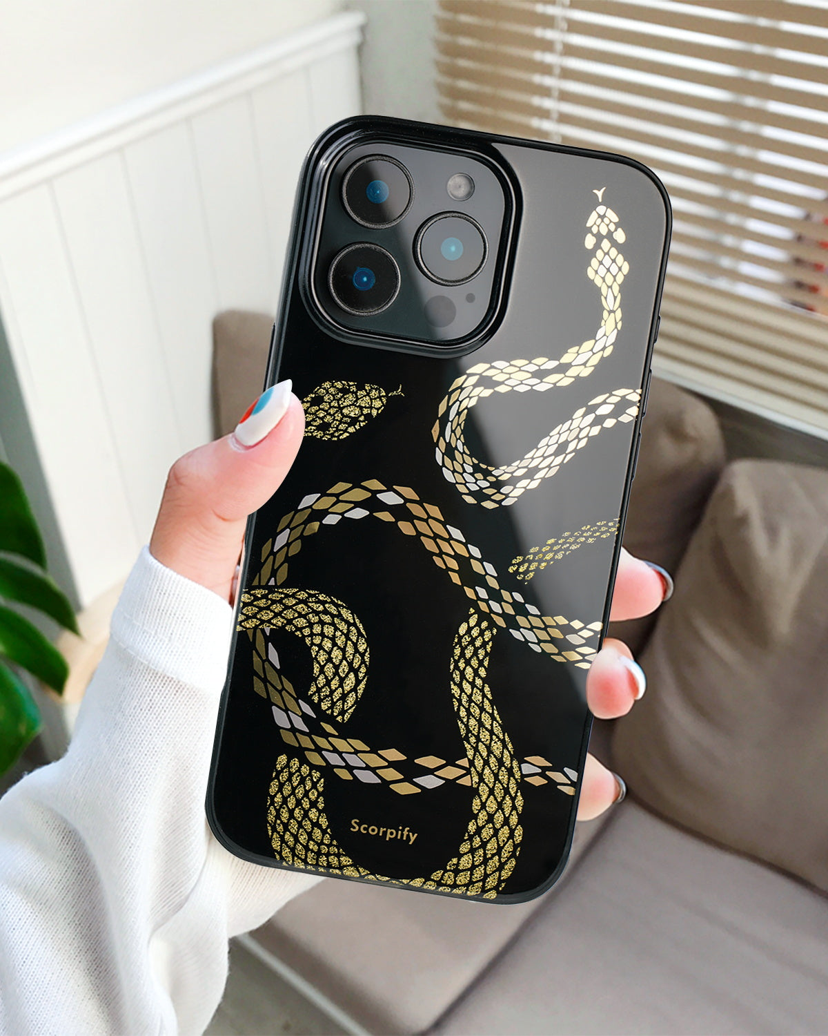 Trendy snake design magnetic phone case for iPhone