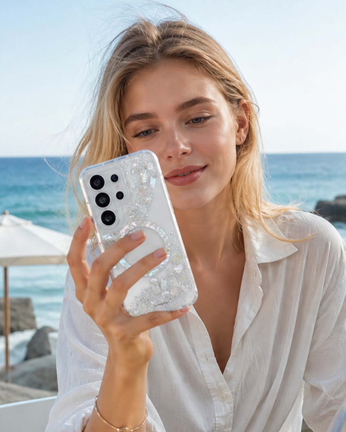 Model holding Gleam Pearl Luster Samsung Galaxy case