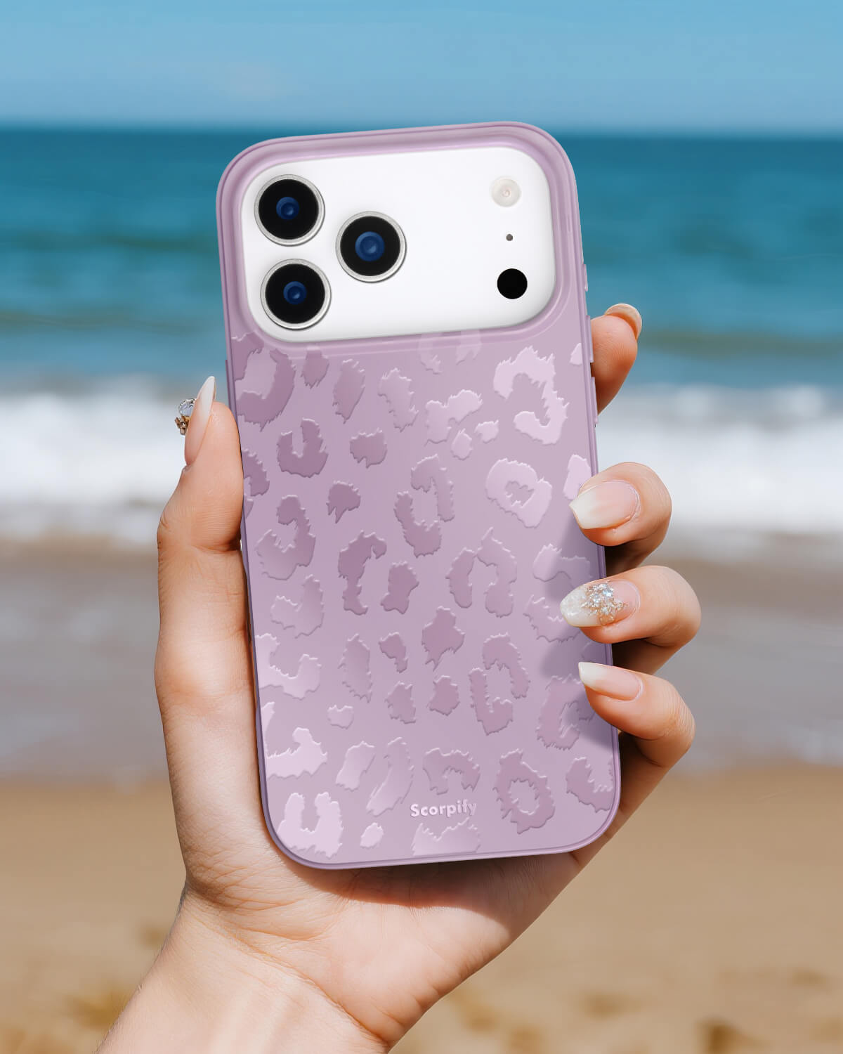 iphone_17_Lavender_Leopard_case_pic_17_pro_max_handhold_scorpify