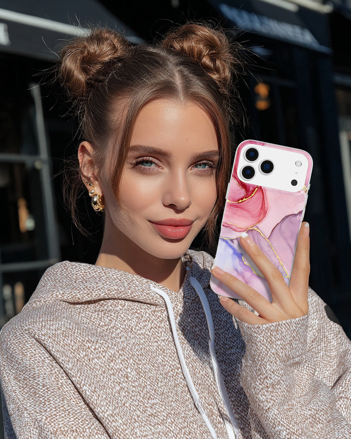 Luxury Gold Foil Case Phone Case With Shimmering Details for iPhone 17