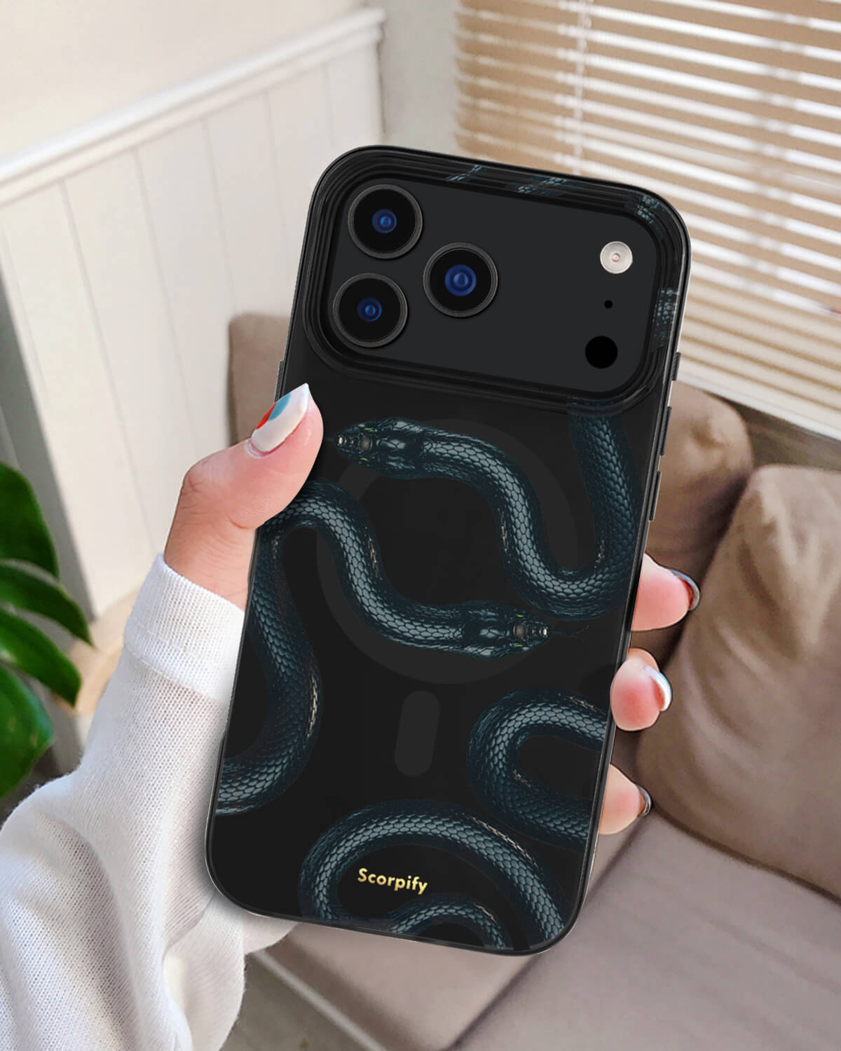 Glossy Black Phone Case Offering Lightweight Comfort for iPhone 17