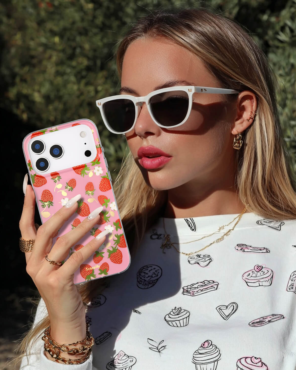 iphone_17_Strawberry_Party_case_pic_17_pro_max_model_scorpify