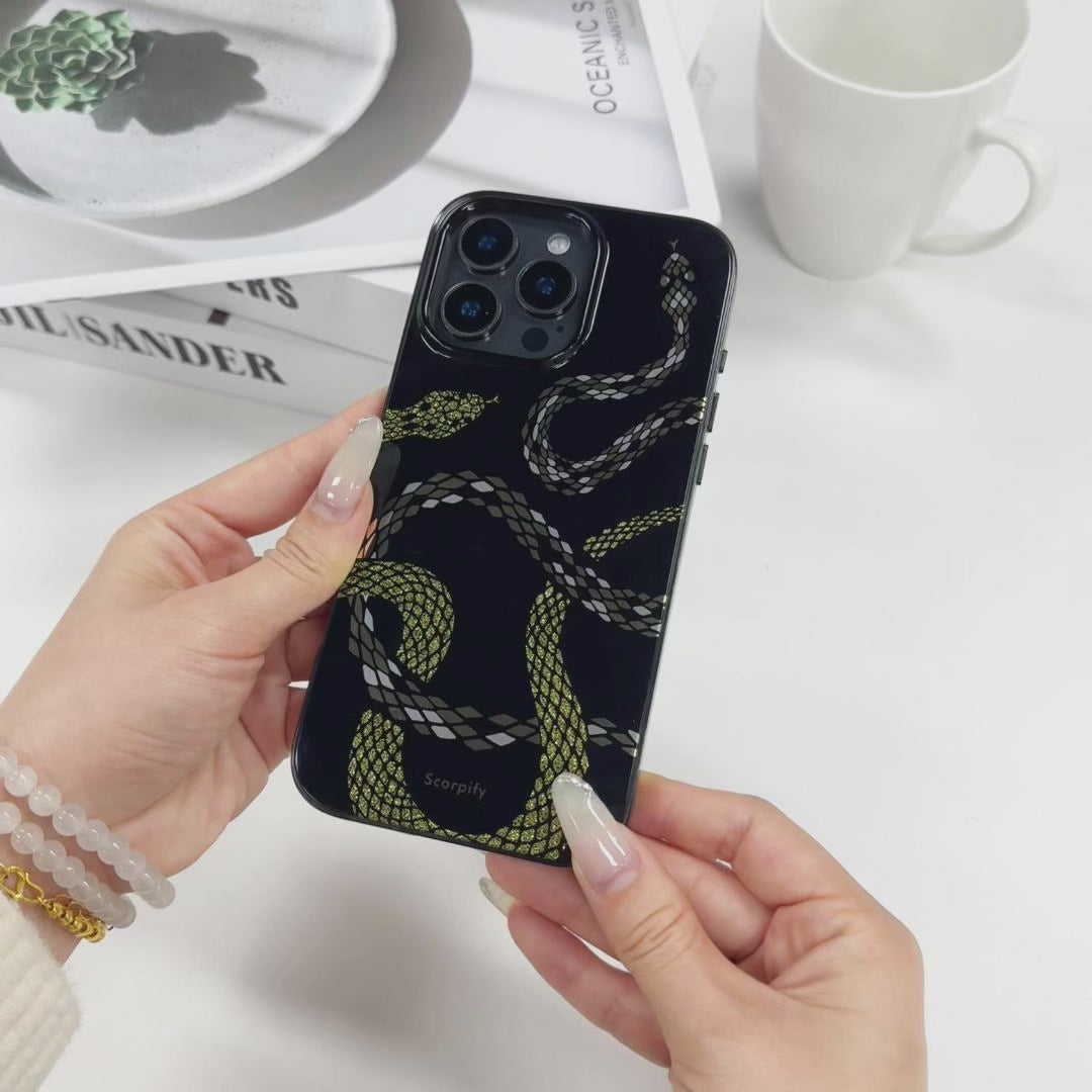 Snake pattern MagSafe phone cover with strong protection